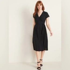 NWT Old Navy Shortsleeved Wrap Dress Black Jack Medium